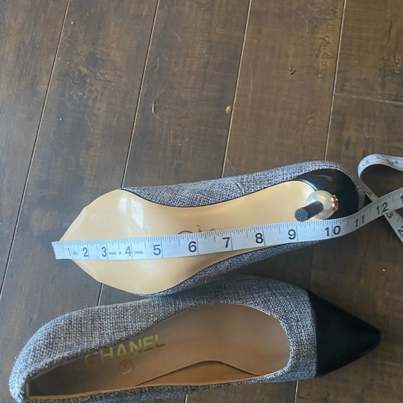 Chanel Black white Tweed leather cap toe Pearl Heels - Picture 13 of 16